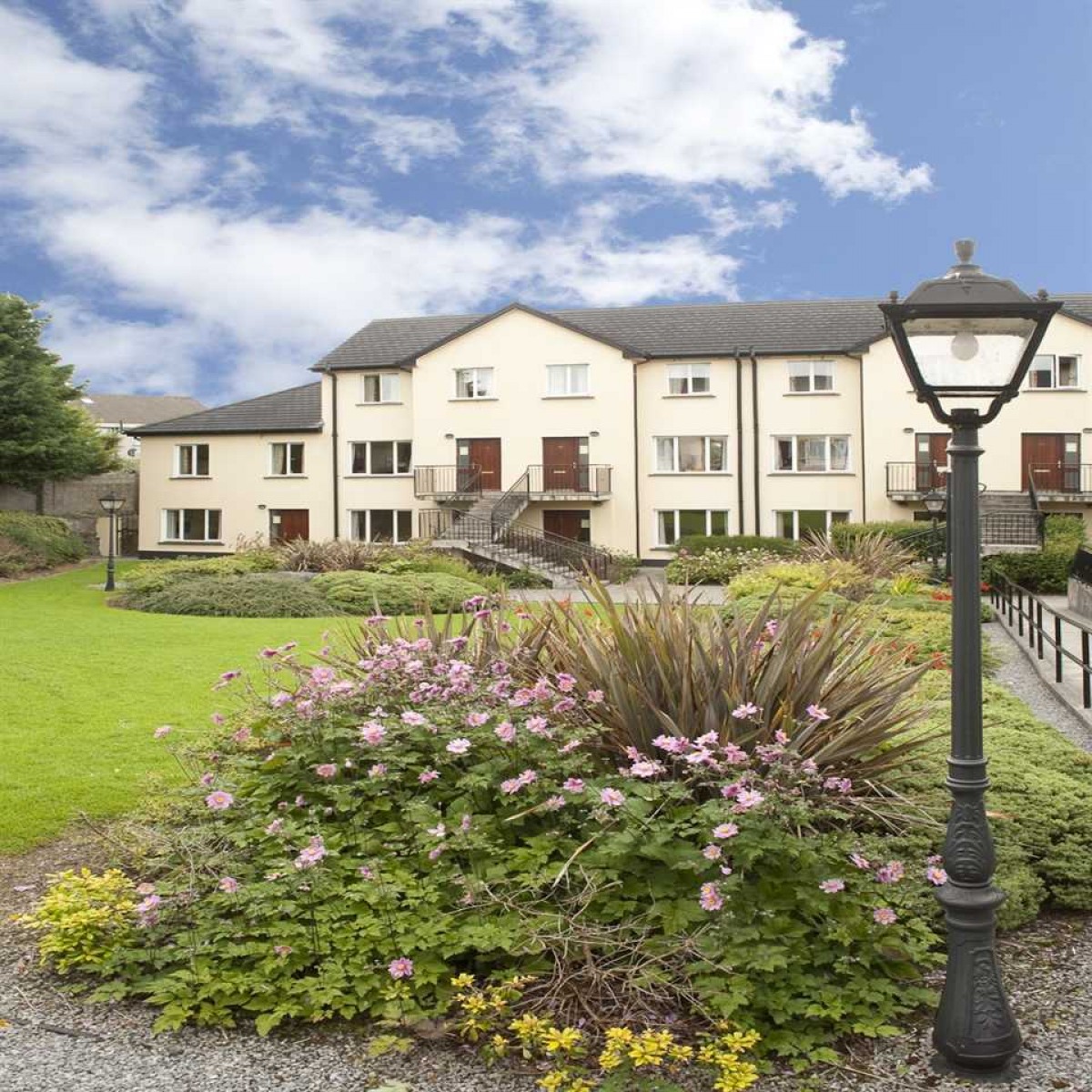 Menlo Park Apartments in Galway City - Selfcater.com