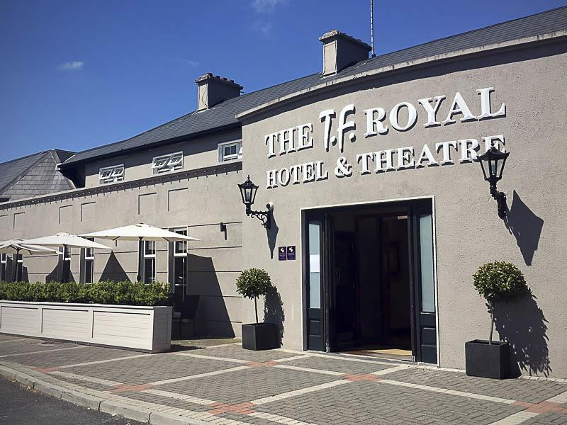 T F Royal Hotel And Theatre Holiday Rentals In Castlebar Co Mayo Ireland 2419