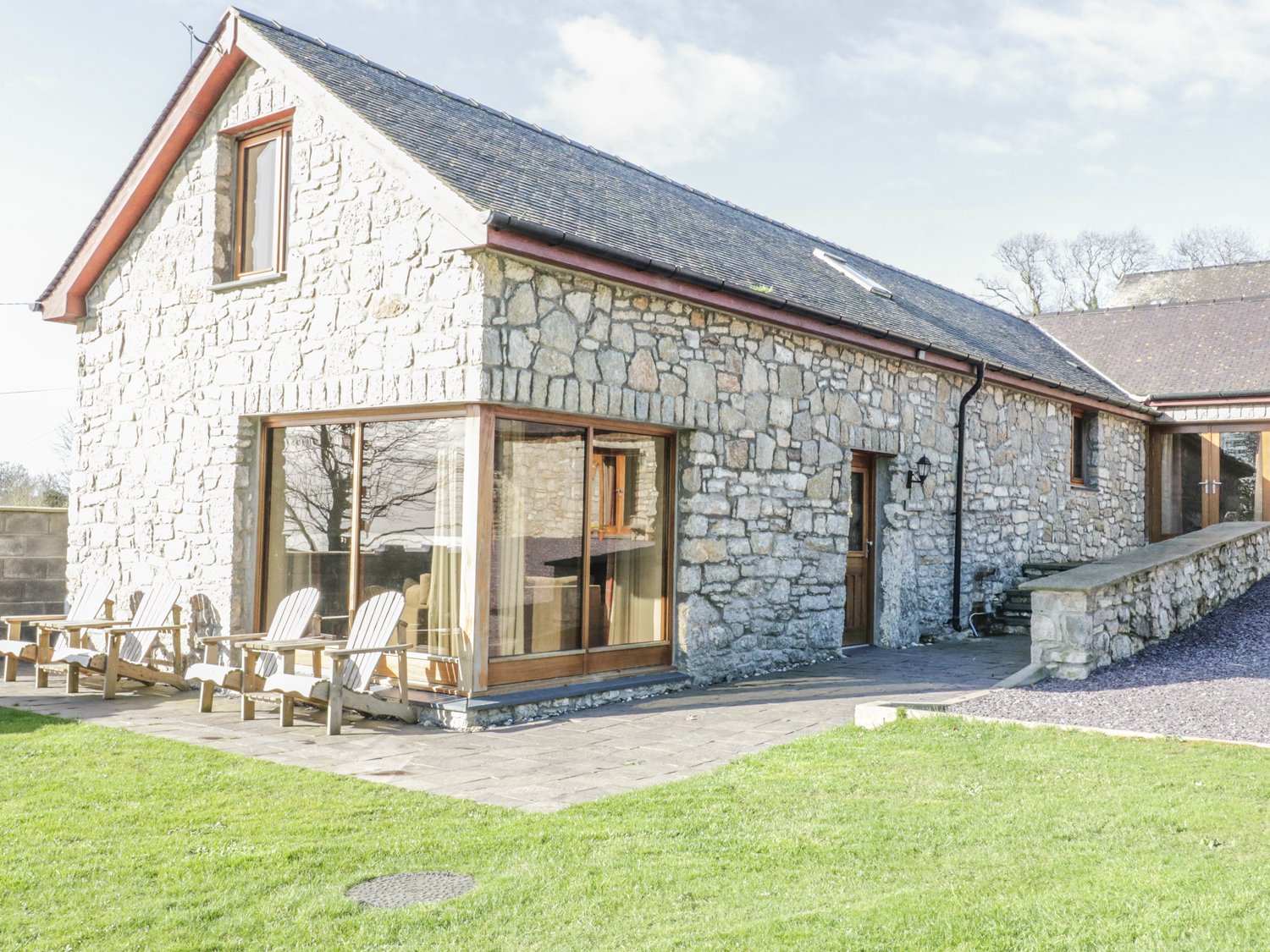 Beudy Bach Pet Friendly Cottage In Llangoed Selfcater Com