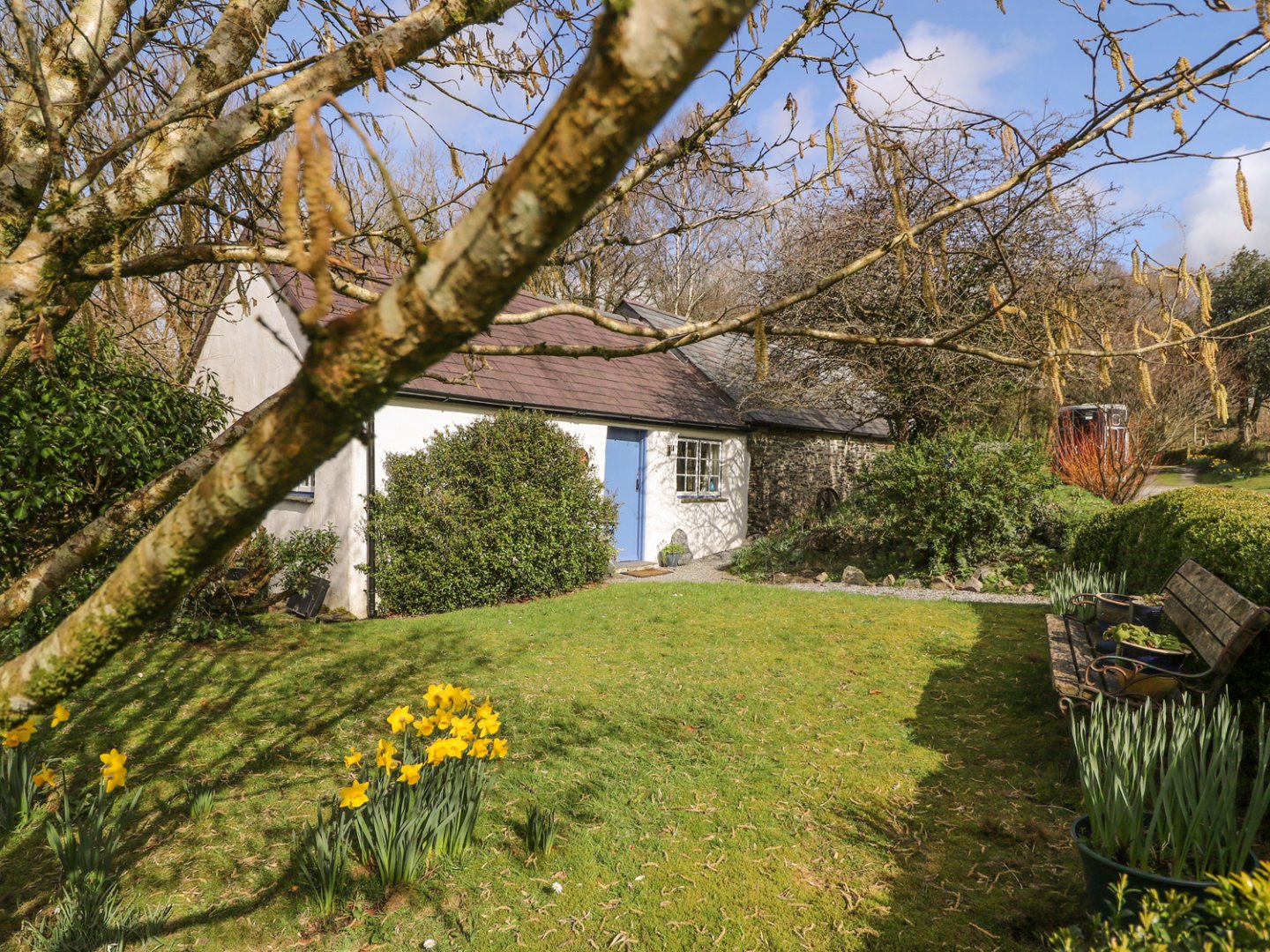 Hawthorn Cottage Holiday Rental in Carmarthen, Carmarthenshire