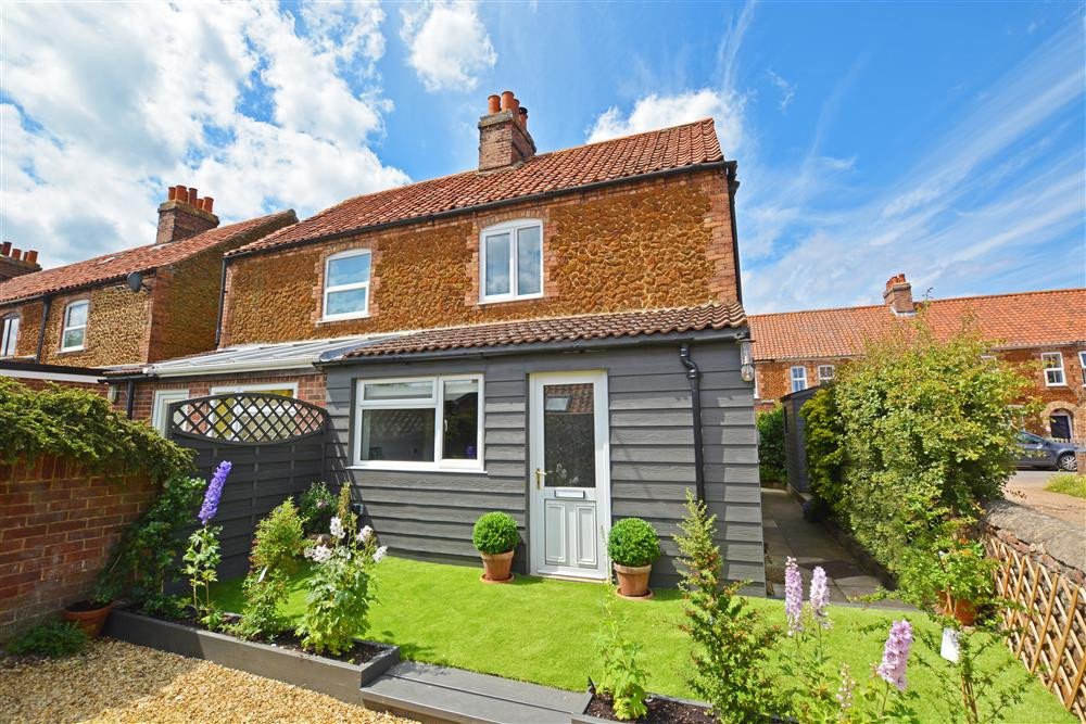 Dotty's Cottage Holiday Rental in Heacham, Norfolk
