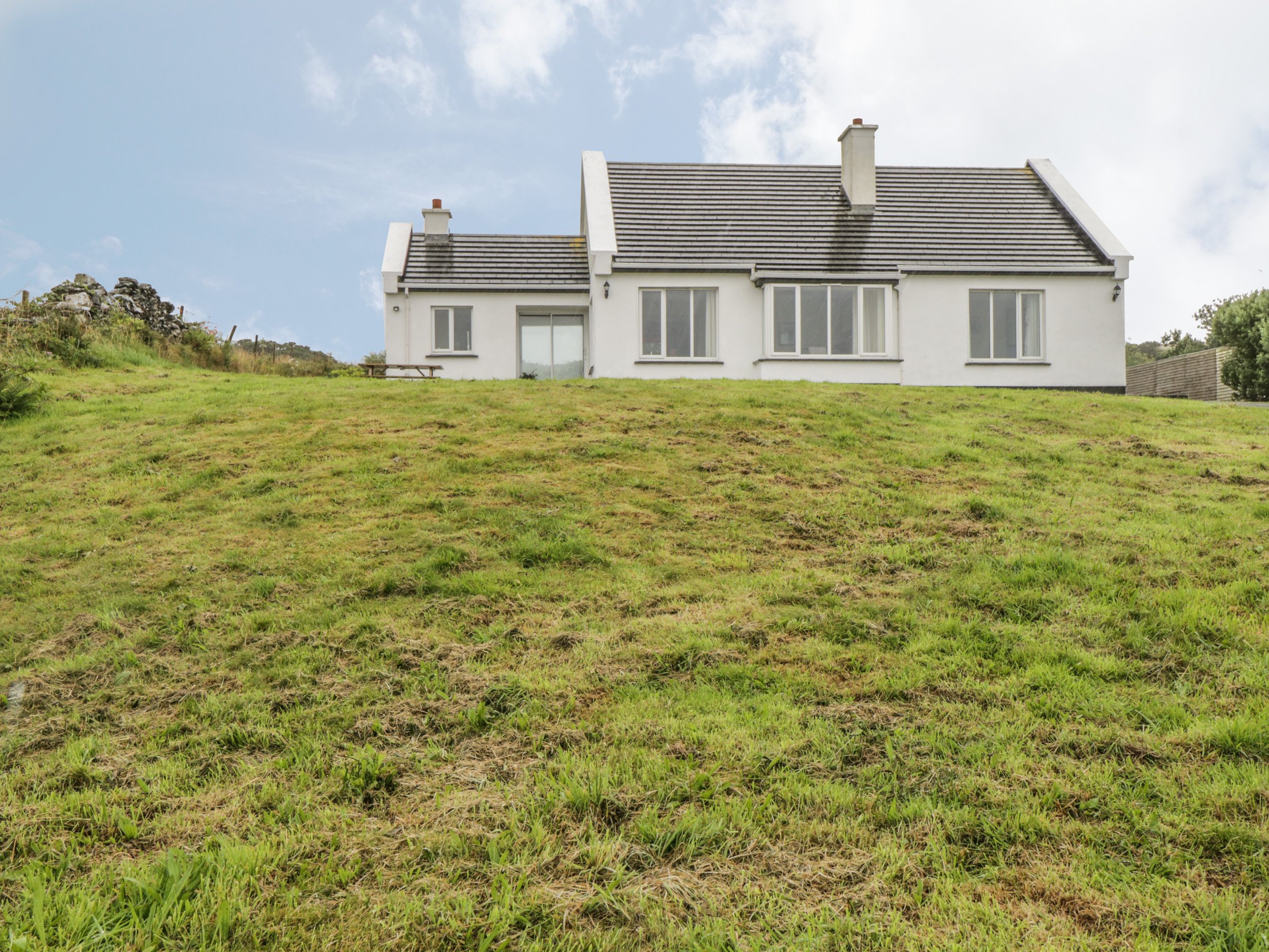 Connemara cottages to hot sale rent with pets