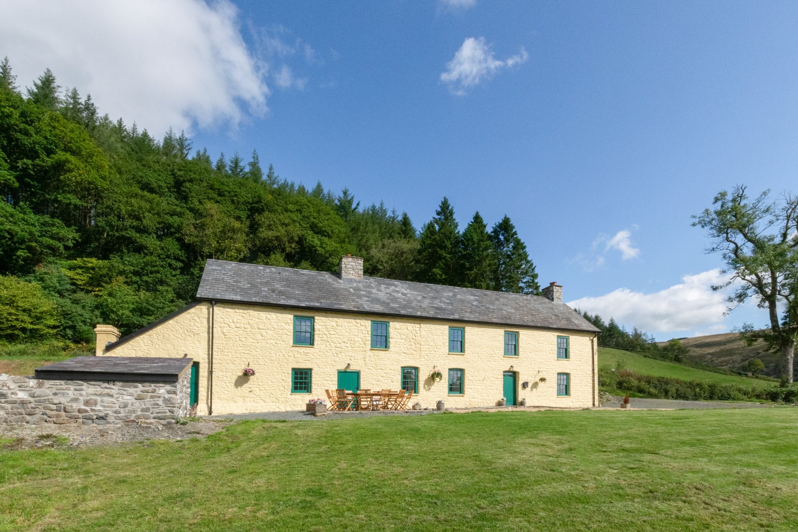 Ffermdy Llanwrtyd Holiday Cottages in Brecon Beacons National Park