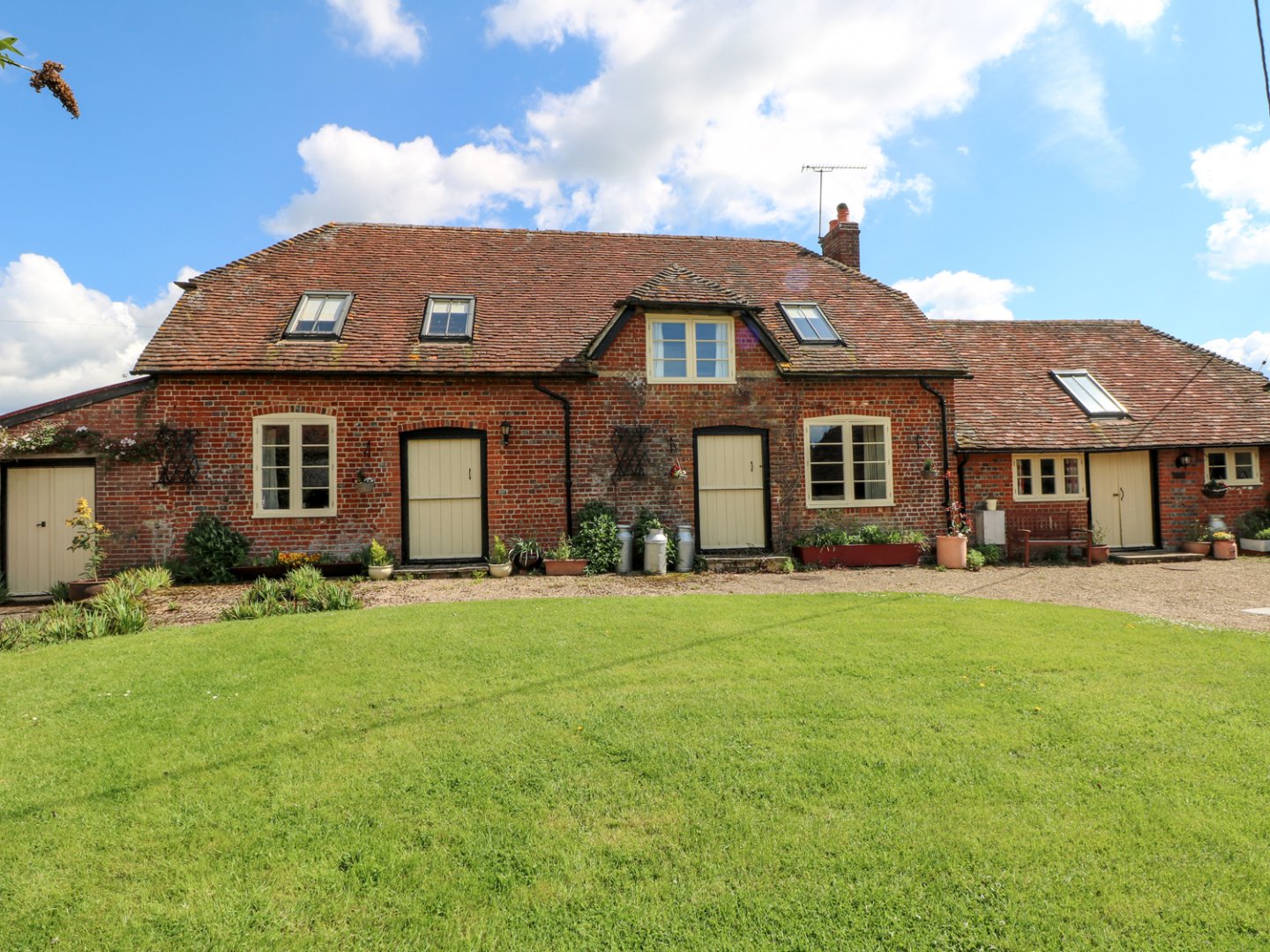 Downs View Dairy Holiday Rental in West Tytherley, Hampshire