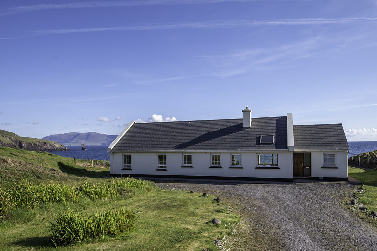 Clifftop House At the edge of the world! Holiday Rental in Dingle