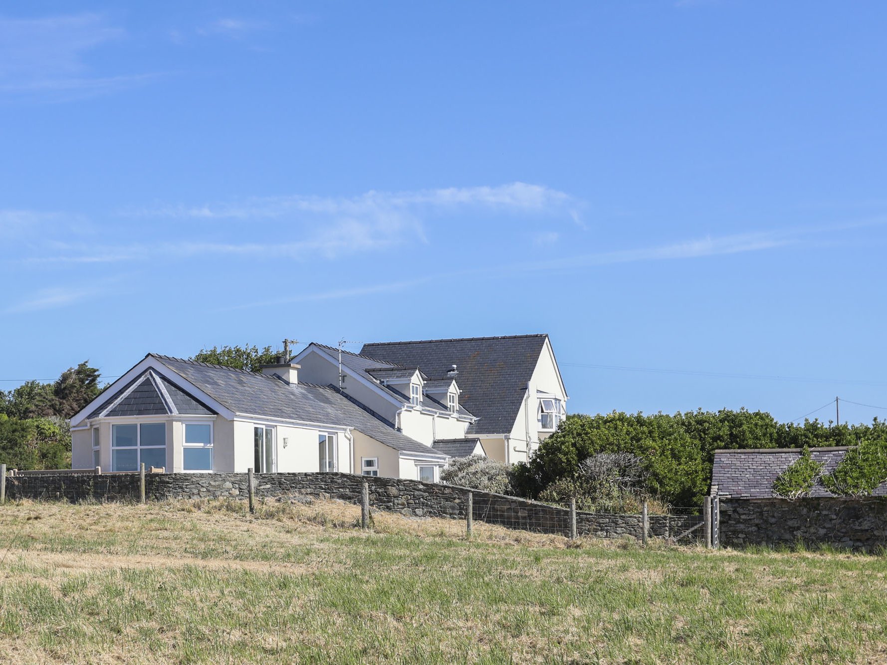 Glanrhyd Isaf Holiday Cottages in Llanfair Yn Neubwll, Anglesey