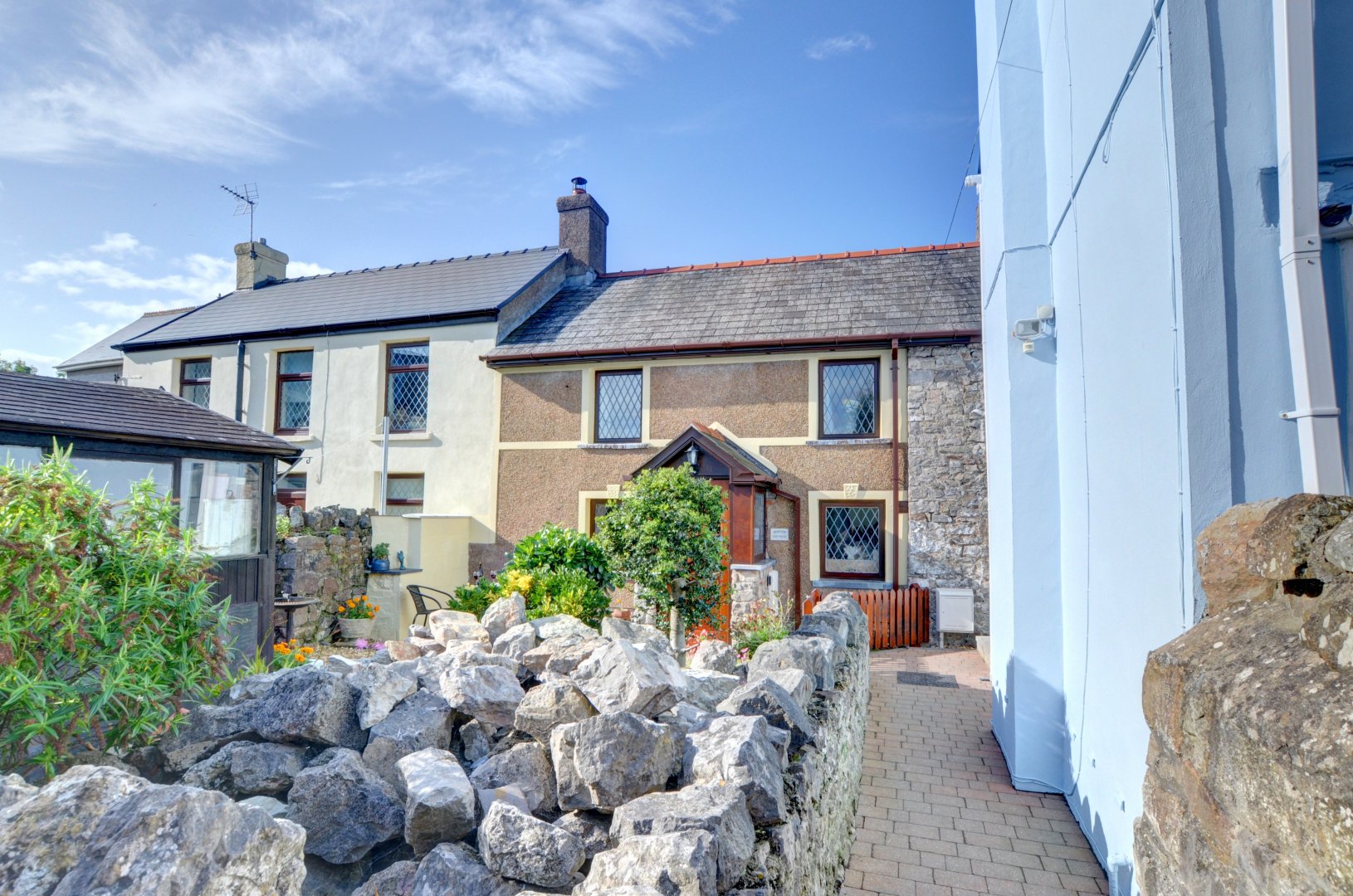 Old Newton Cottage Holiday Rentals in Porthcawl, Bridgend, Wales