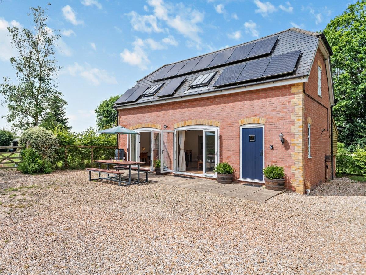 Wing in Dorset Holiday Rentals in Sturminster Newton, Dorset, England