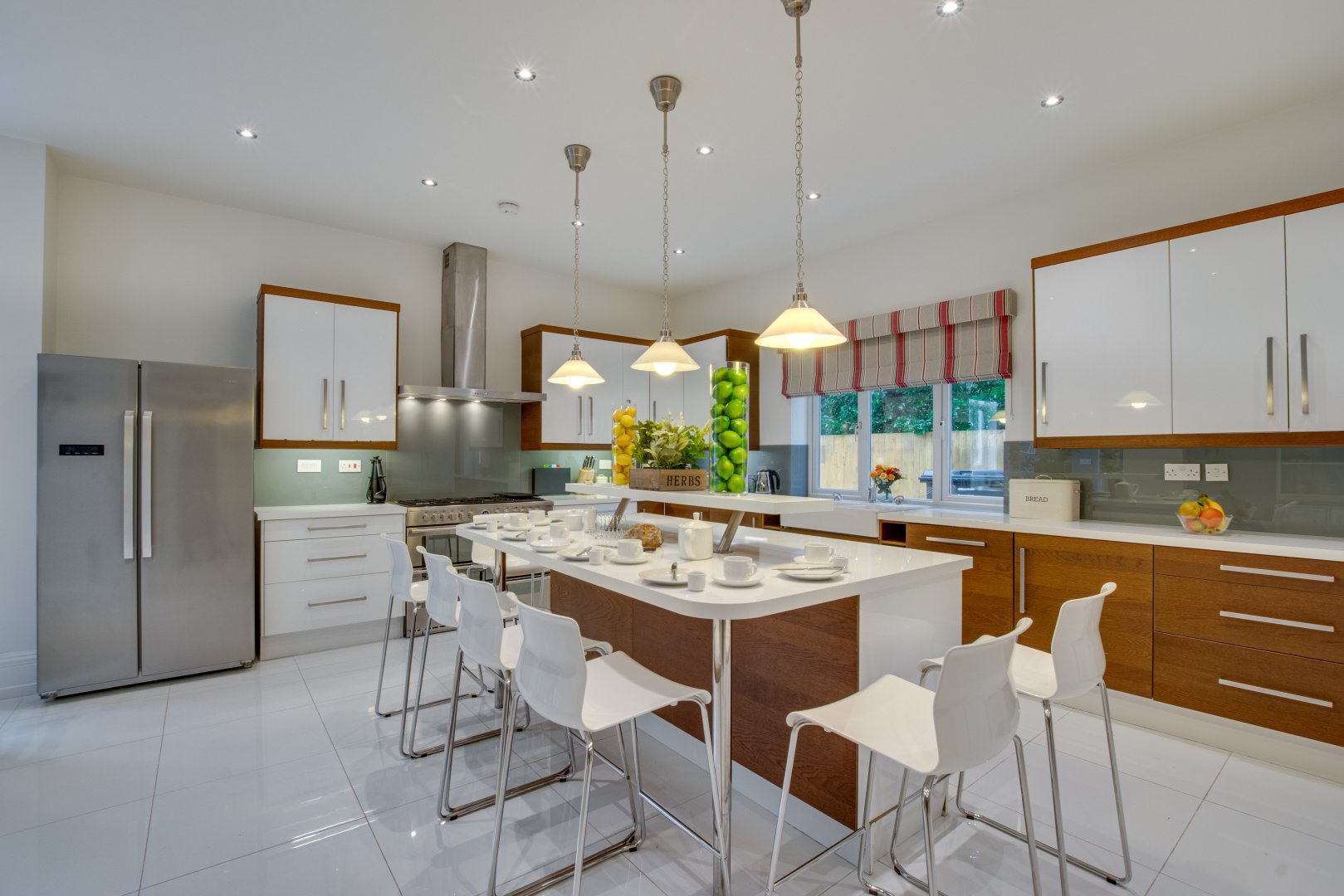 The Pines Holiday Rental in Gowerton, Swansea