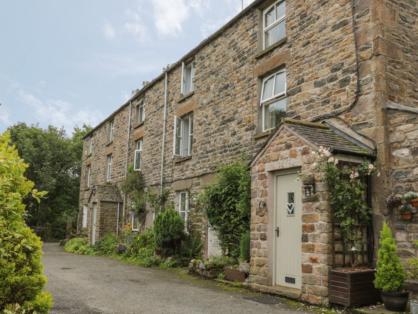 2 Farfield Row Holiday Rentals in Sedbergh, Cumbria, England