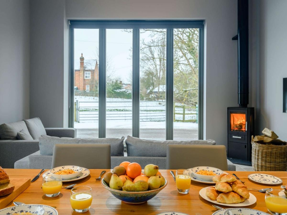 Cottage To Rent In Cambridge
