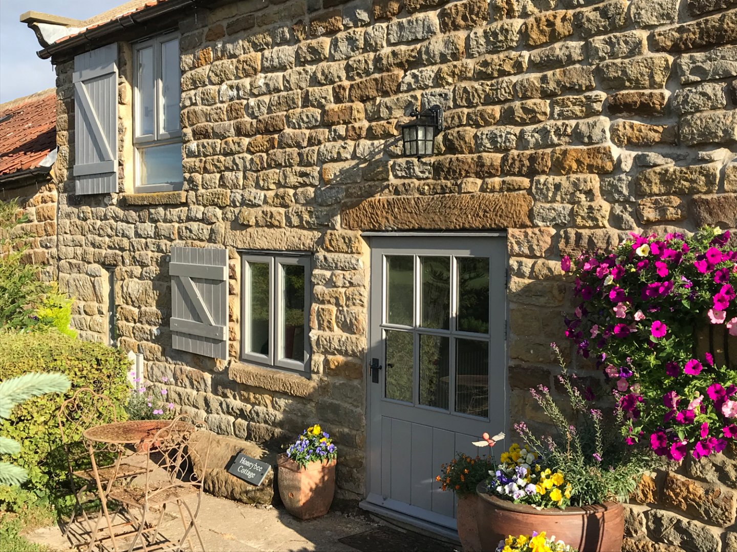 Honey Bee Cottage Pet Friendly Cottage In Staintondale Selfcater Com