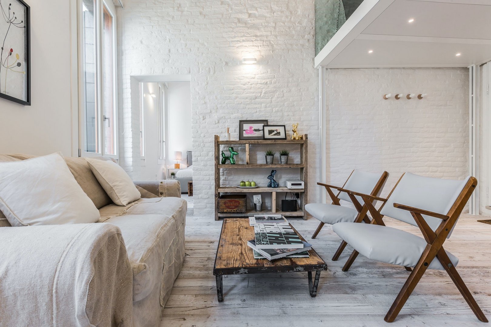 Self-Catering at Art Lovers Unite | Villa & Apartment Rentals in ... - Luxury Rentals With Private Art Space