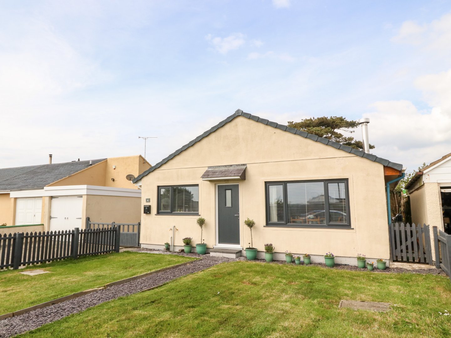 Valley Pines Holiday Rental in Holyhead, Gwynedd