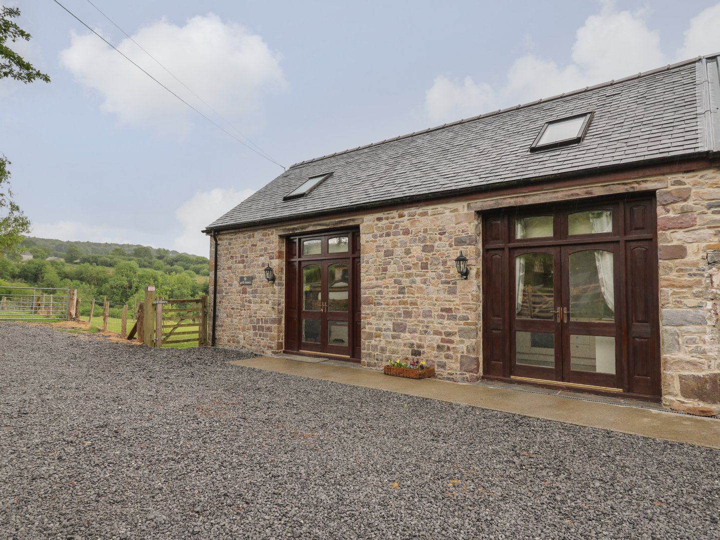 Gelli Barn Holiday Rentals in Llandeilo, Carmarthenshire, Wales