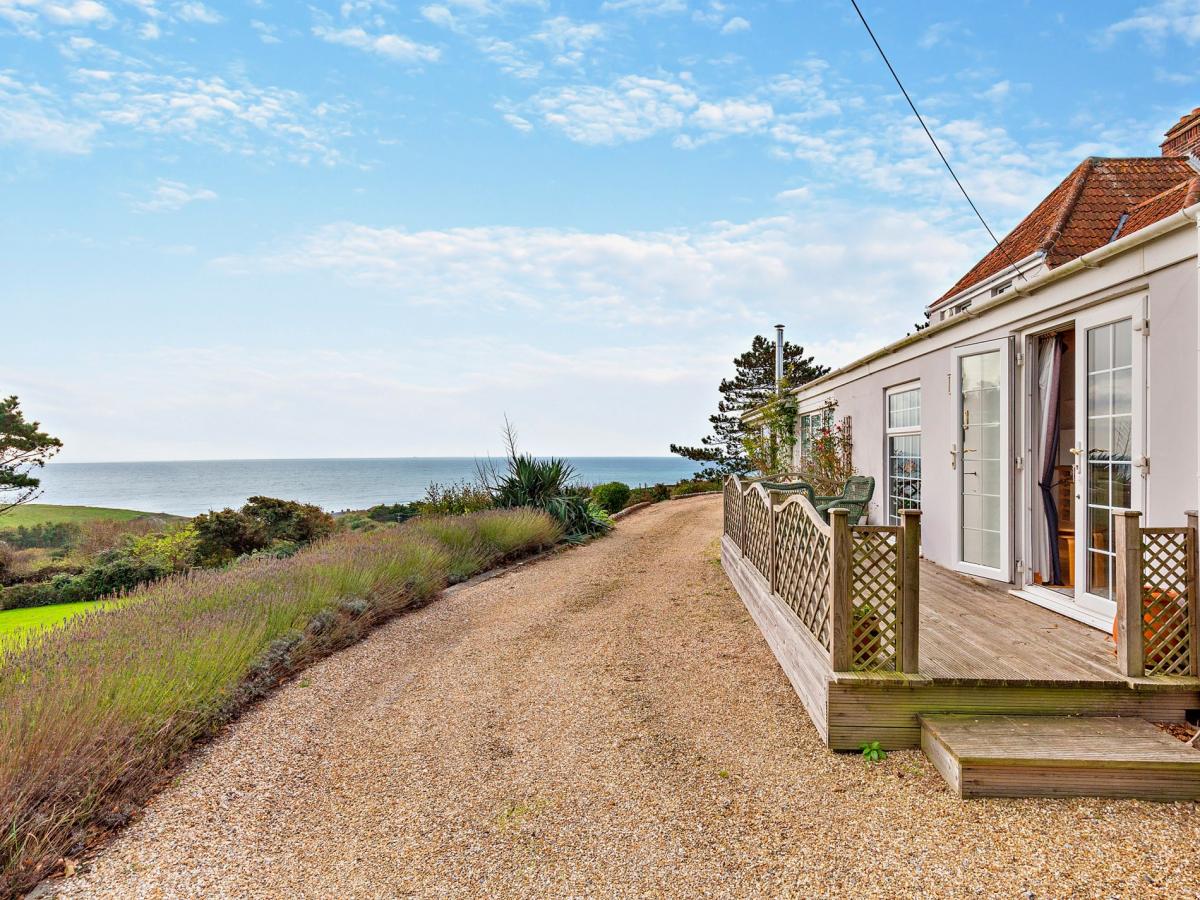 Wing in Dorset Holiday Rental in Bridport, Dorset