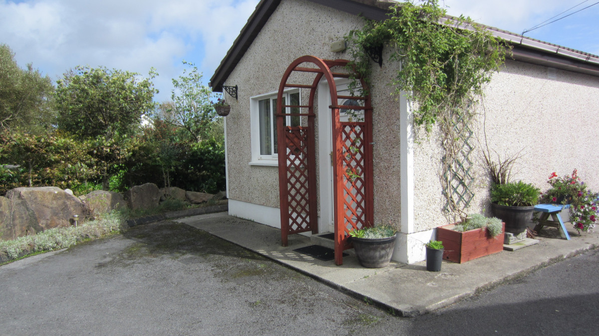 BARNA GALWAY STUDIO FOR TWO Holiday Rental in Barna, Co. Galway